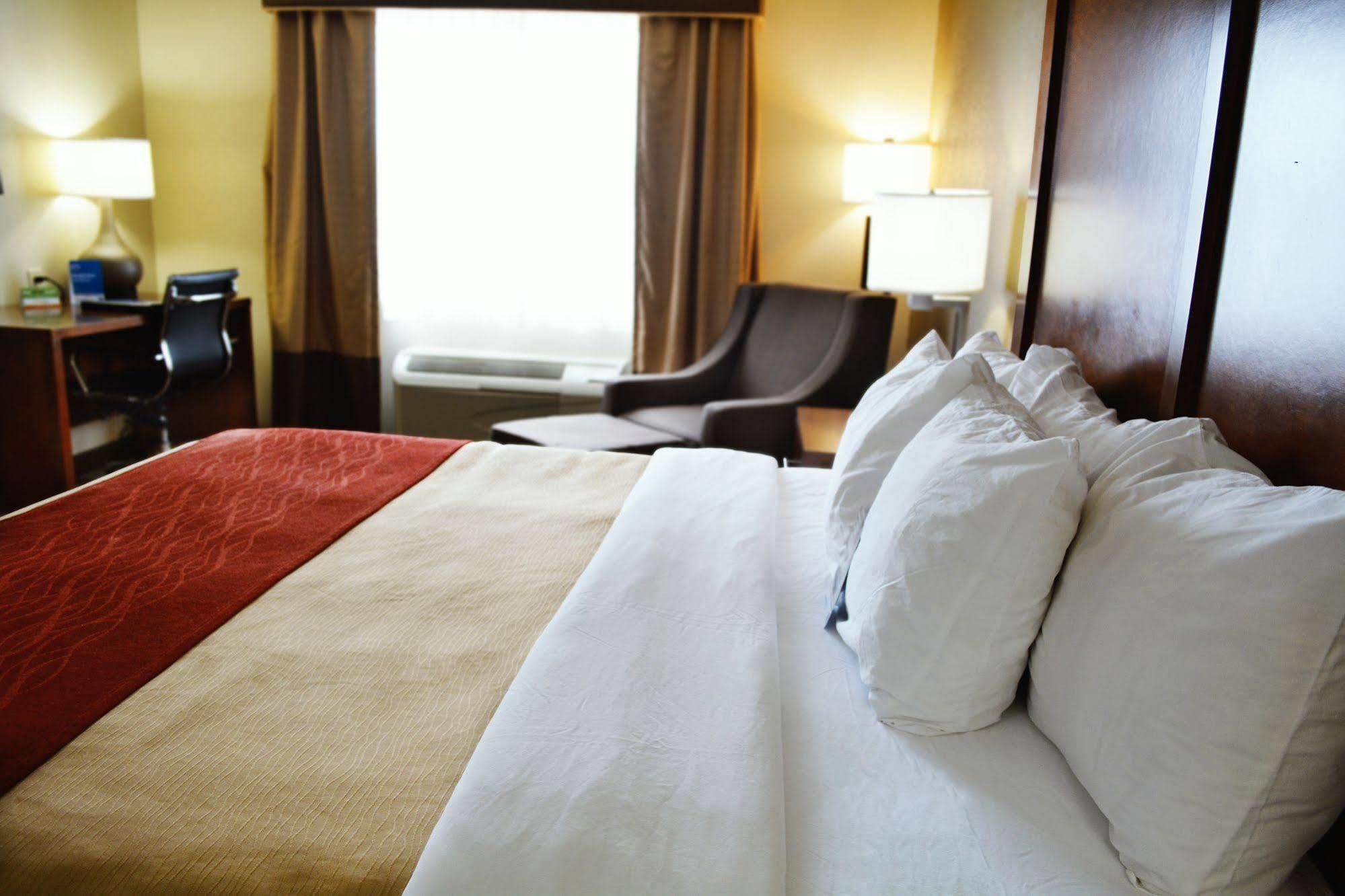 Comfort Inn & Suites Covington - Mandeville Екстер'єр фото